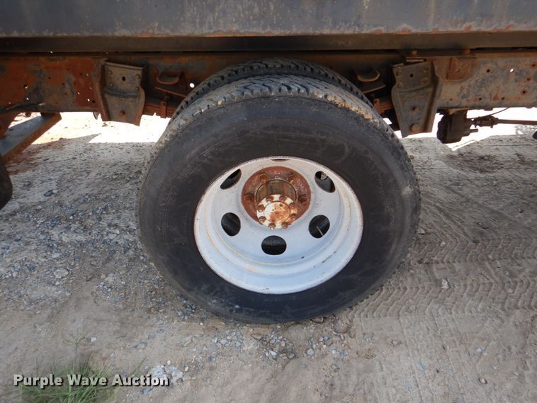 image for item DM3868 1983 International 1654  dump flatbed truck