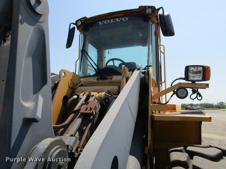 image for item EV9252 2003 Volvo L110E  wheel loader