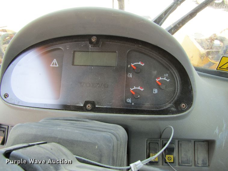 image for item EV9252 2003 Volvo L110E  wheel loader