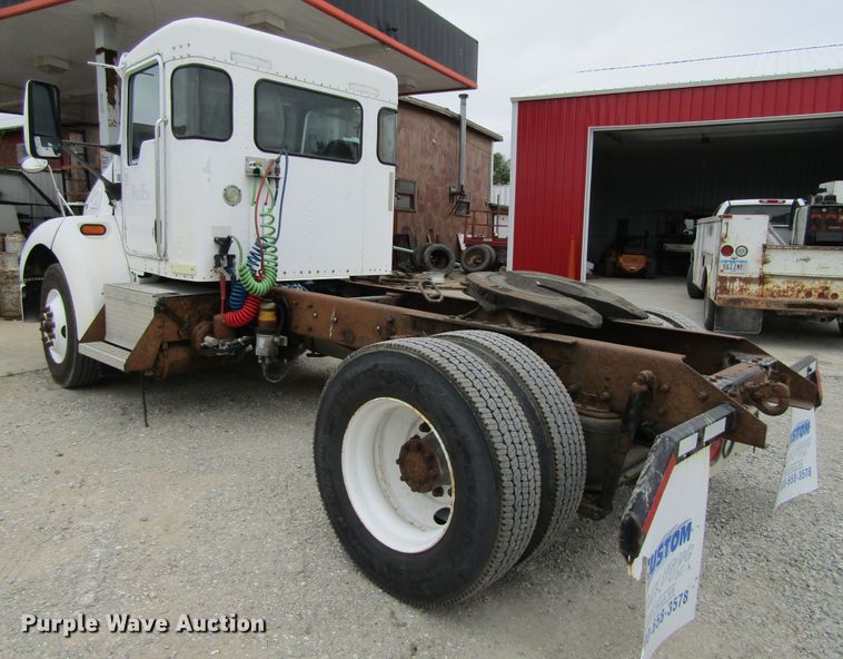 image for item EV9266 2005 Kenworth T300  semi truck