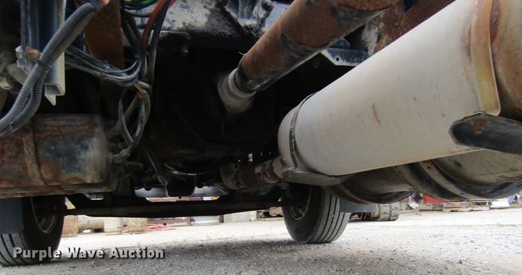 image for item EV9266 2005 Kenworth T300  semi truck