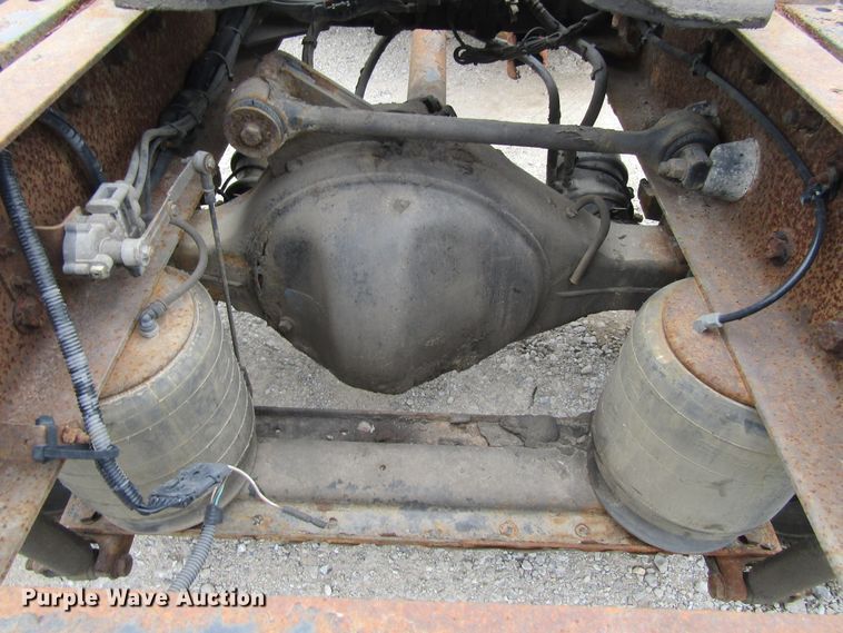 image for item EV9266 2005 Kenworth T300  semi truck