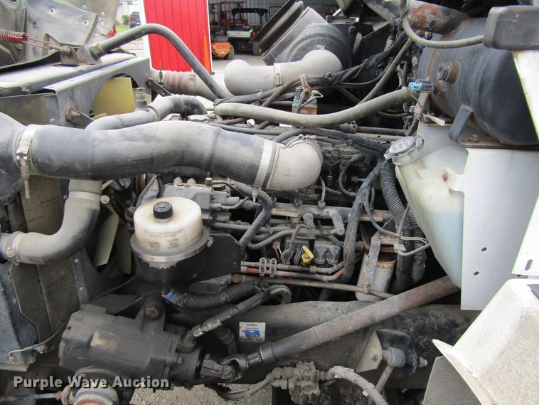 image for item EV9266 2005 Kenworth T300  semi truck