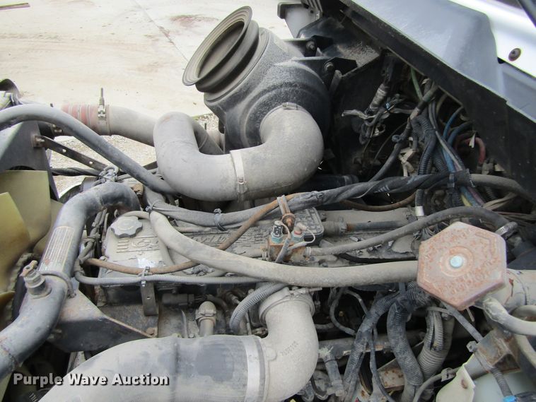 image for item EV9266 2005 Kenworth T300  semi truck