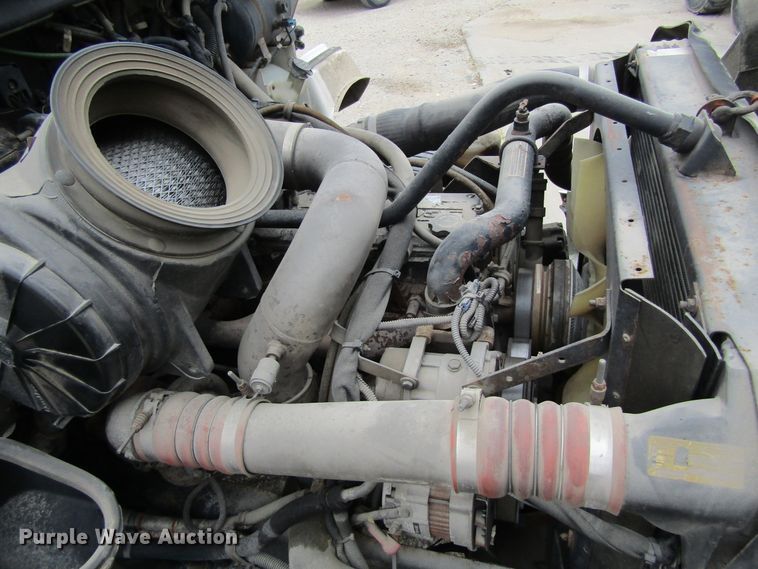 image for item EV9266 2005 Kenworth T300  semi truck