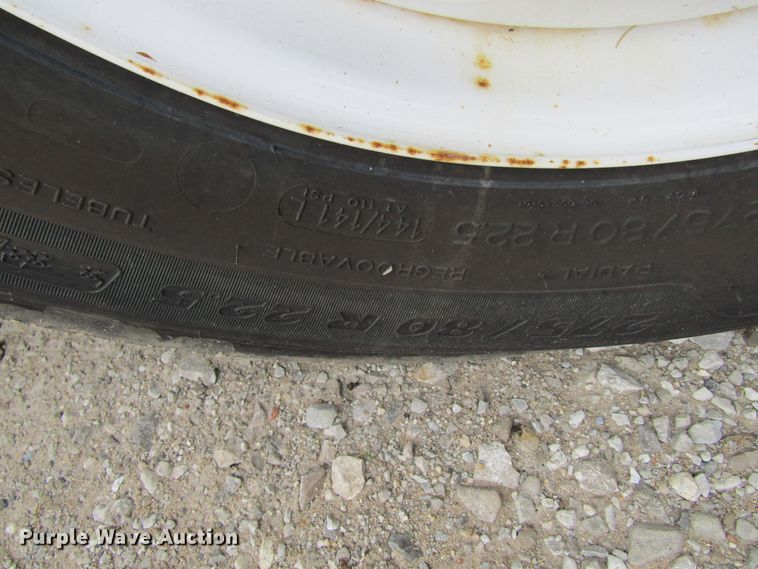 image for item EV9266 2005 Kenworth T300  semi truck