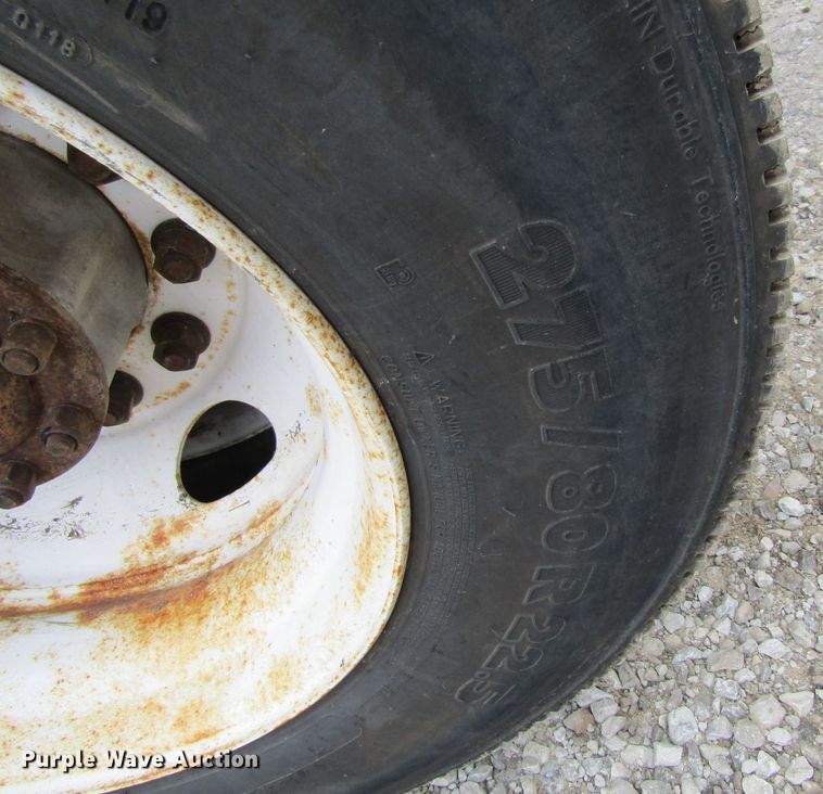 image for item EV9266 2005 Kenworth T300  semi truck