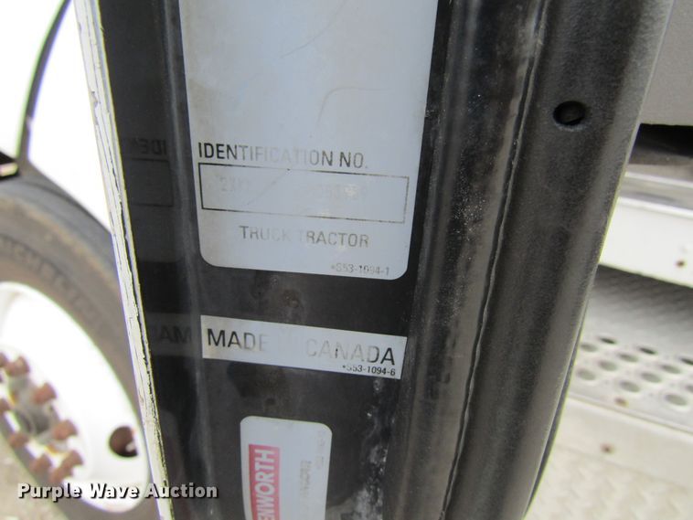 image for item EV9266 2005 Kenworth T300  semi truck