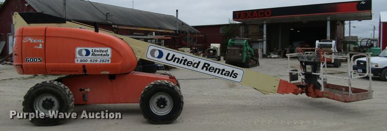 image for item EV9267 2005 JLG 600S  boom lift