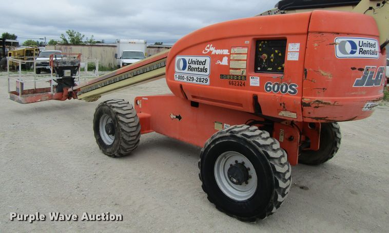 image for item EV9267 2005 JLG 600S  boom lift