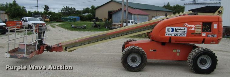 image for item EV9267 2005 JLG 600S  boom lift