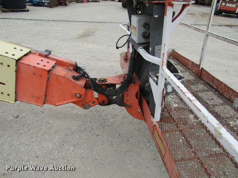 image for item EV9267 2005 JLG 600S  boom lift