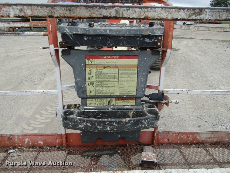 image for item EV9267 2005 JLG 600S  boom lift