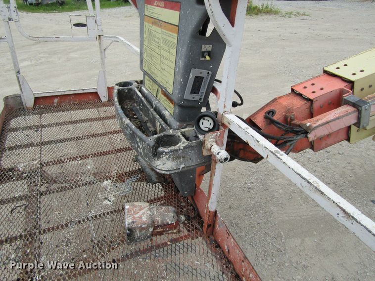 image for item EV9267 2005 JLG 600S  boom lift