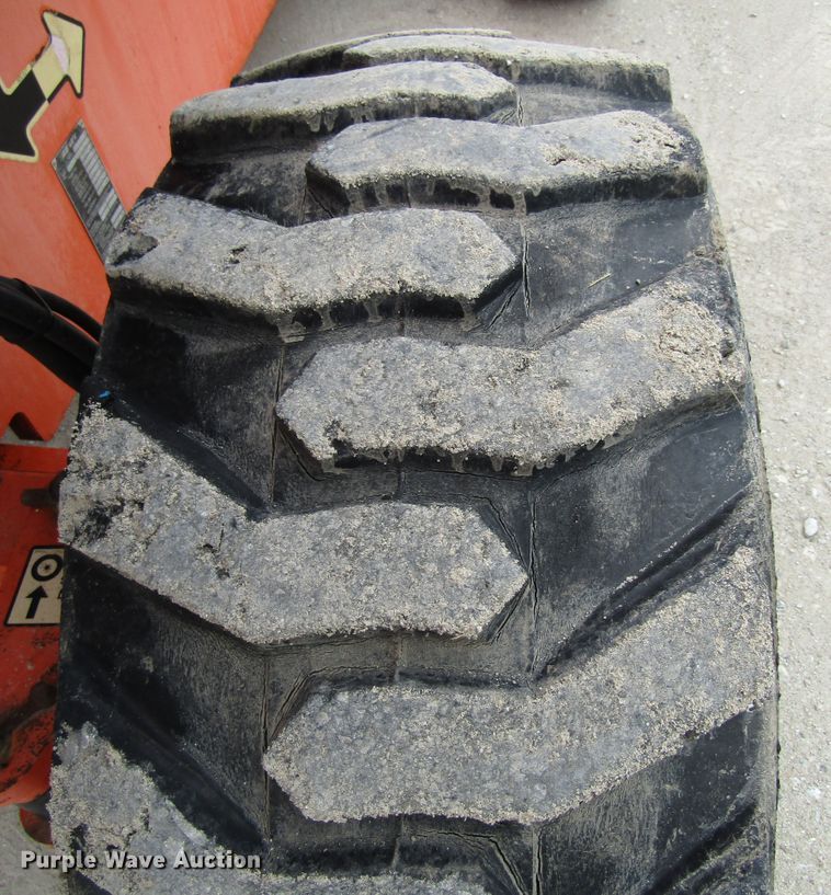 image for item EV9267 2005 JLG 600S  boom lift