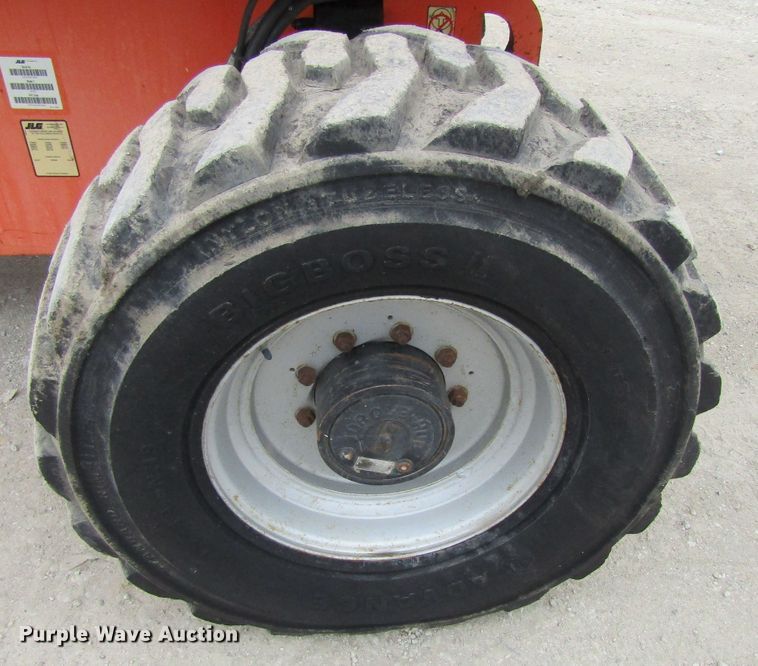 image for item EV9267 2005 JLG 600S  boom lift