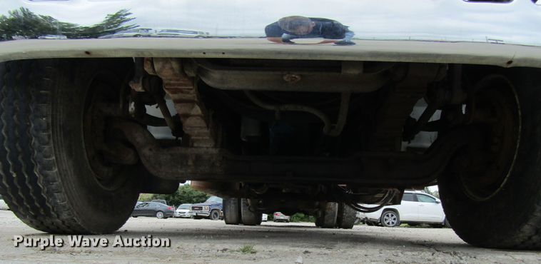 image for item EV9271 1995 International 4900  roll-off container truck