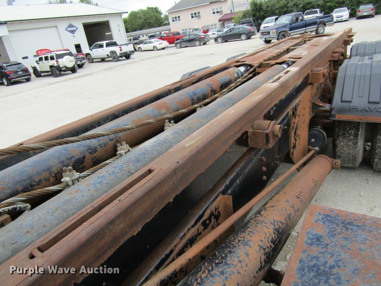 image for item EV9271 1995 International 4900  roll-off container truck