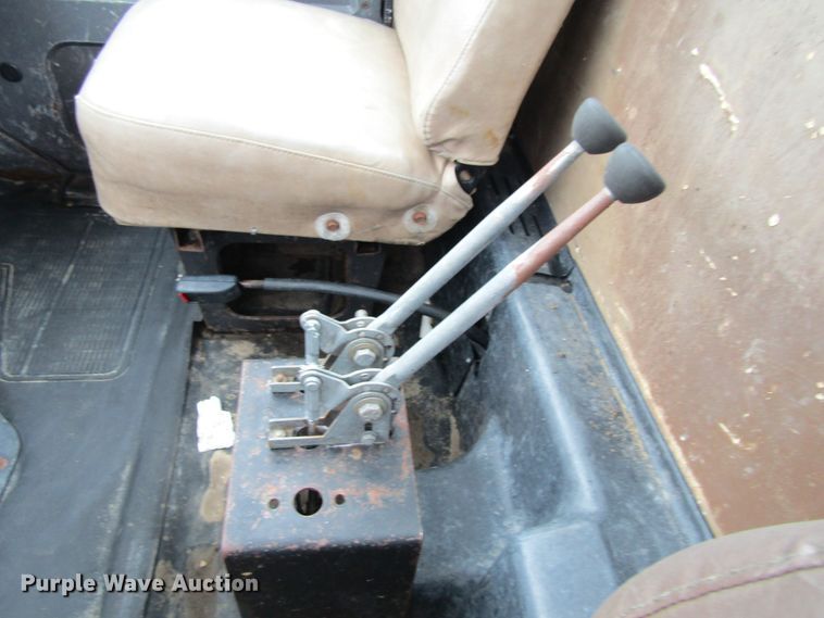 image for item EV9271 1995 International 4900  roll-off container truck