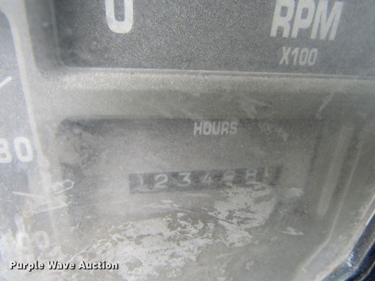 image for item EV9271 1995 International 4900  roll-off container truck