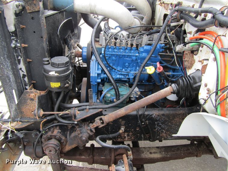 image for item EV9271 1995 International 4900  roll-off container truck