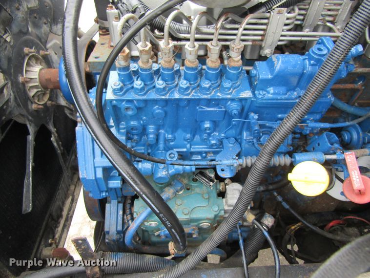 image for item EV9271 1995 International 4900  roll-off container truck