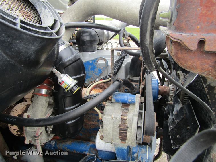 image for item EV9271 1995 International 4900  roll-off container truck