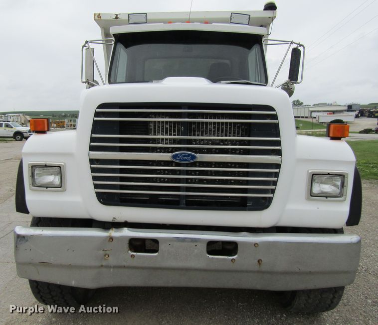 image for item EV9273 1992 Ford LT8000  dump truck