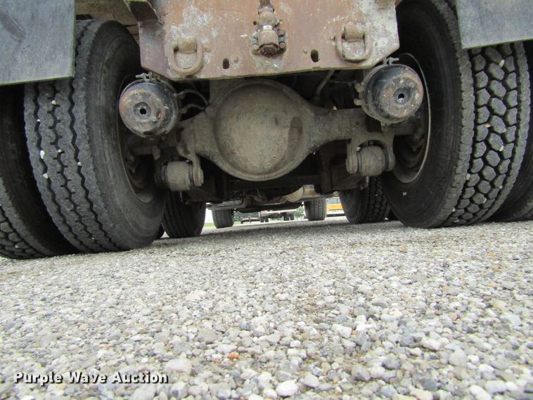 image for item EV9273 1992 Ford LT8000  dump truck