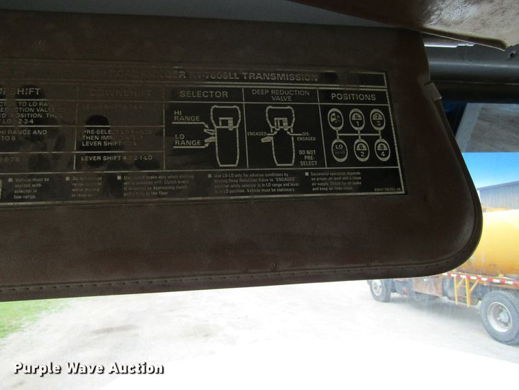 image for item EV9273 1992 Ford LT8000  dump truck