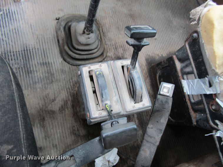 image for item EV9273 1992 Ford LT8000  dump truck