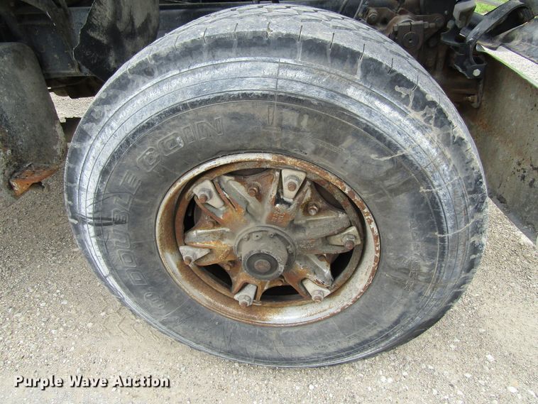 image for item EV9273 1992 Ford LT8000  dump truck