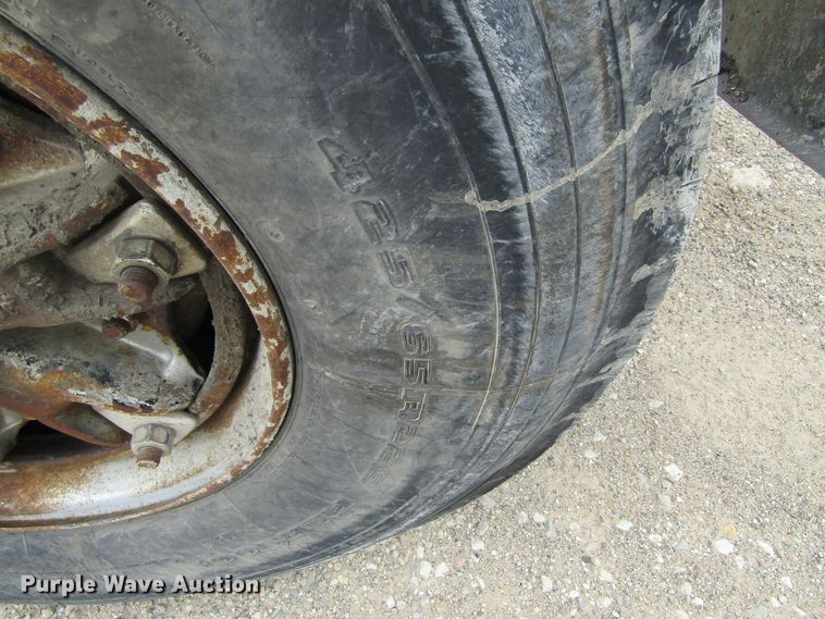 image for item EV9273 1992 Ford LT8000  dump truck