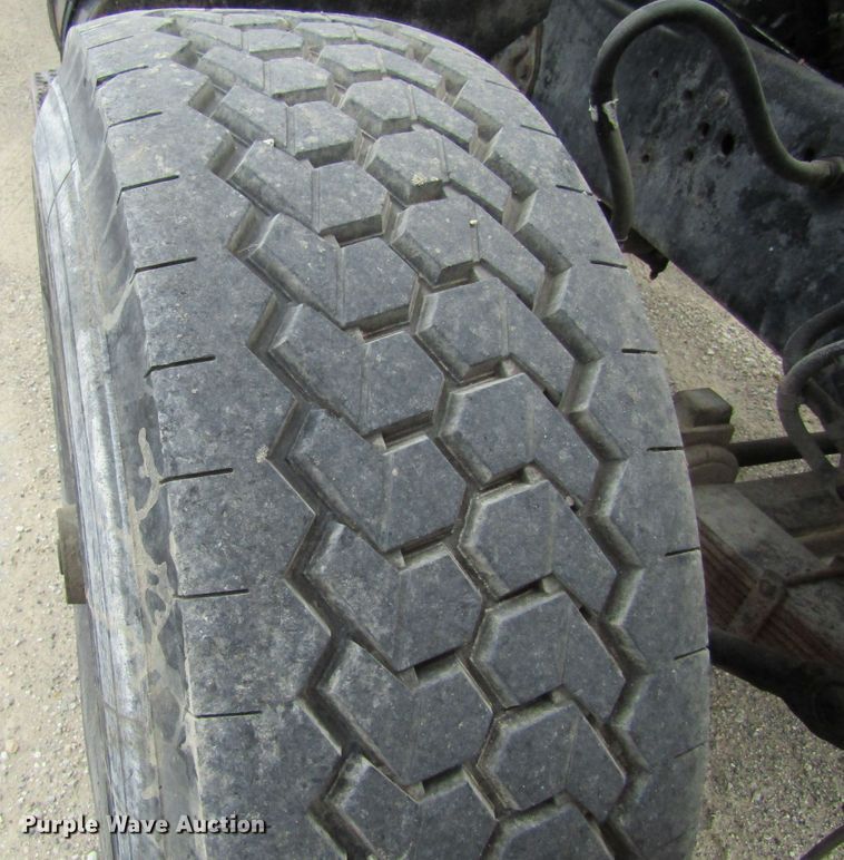 image for item EV9273 1992 Ford LT8000  dump truck