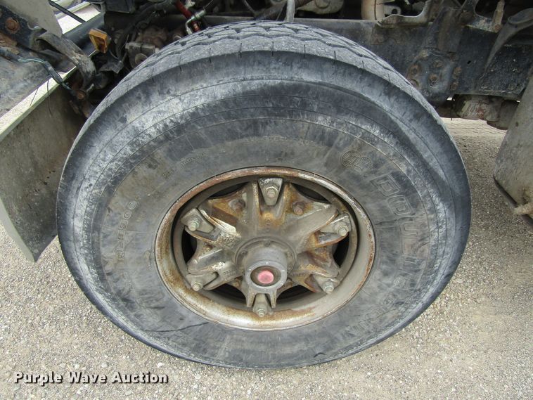 image for item EV9273 1992 Ford LT8000  dump truck