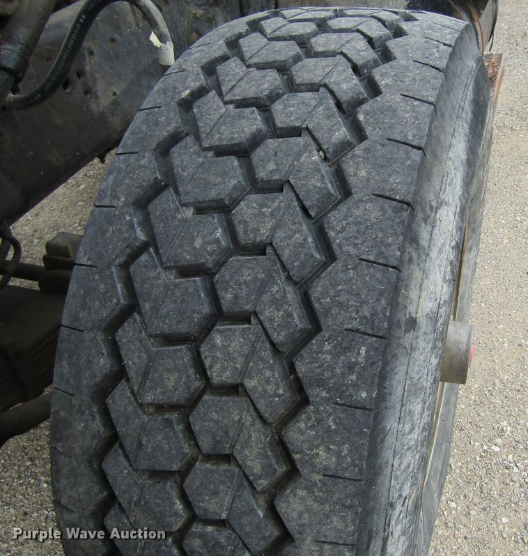 image for item EV9273 1992 Ford LT8000  dump truck