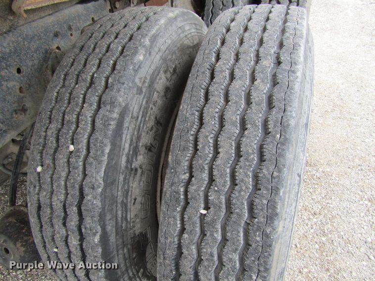 image for item EV9273 1992 Ford LT8000  dump truck