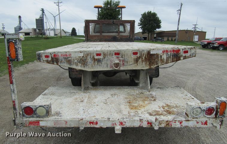 image for item EV9274 1995 Ford F800  flatbed truck
