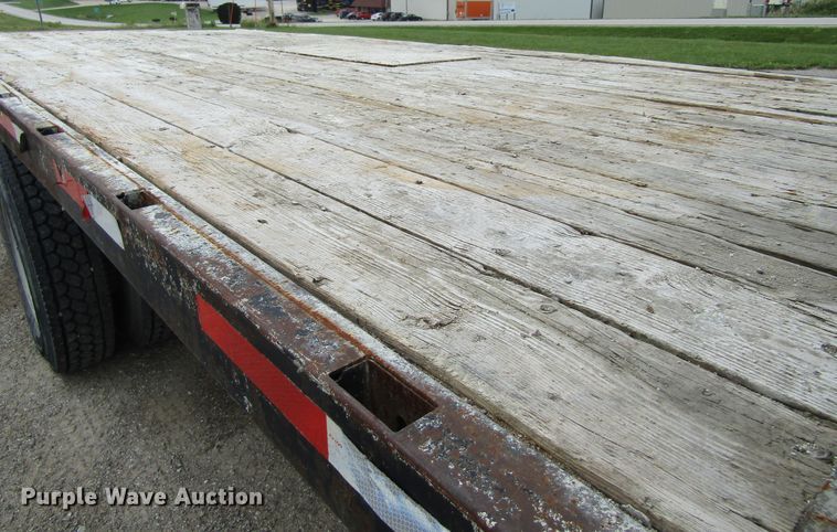 image for item EV9274 1995 Ford F800  flatbed truck