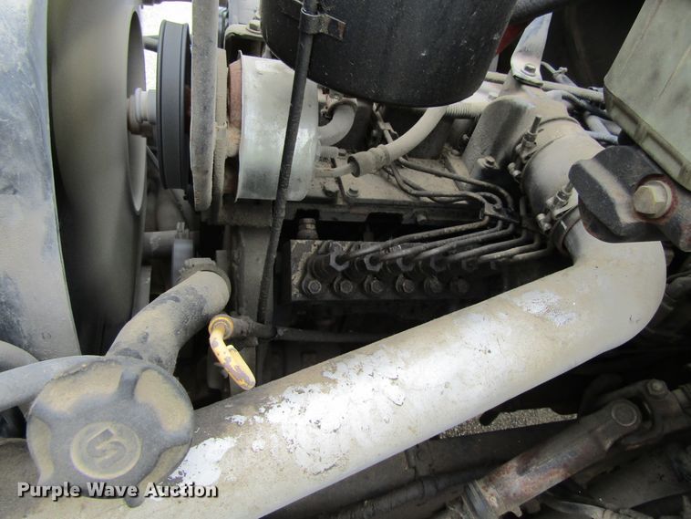 image for item EV9274 1995 Ford F800  flatbed truck