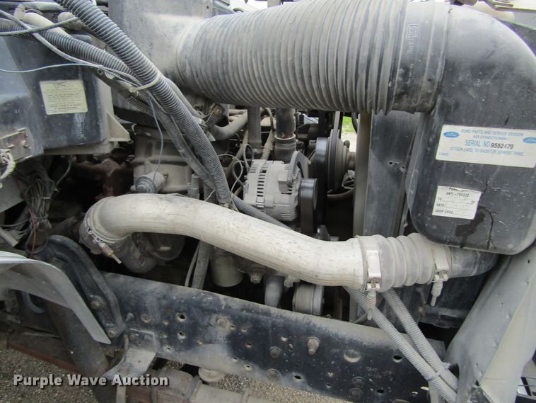 image for item EV9274 1995 Ford F800  flatbed truck