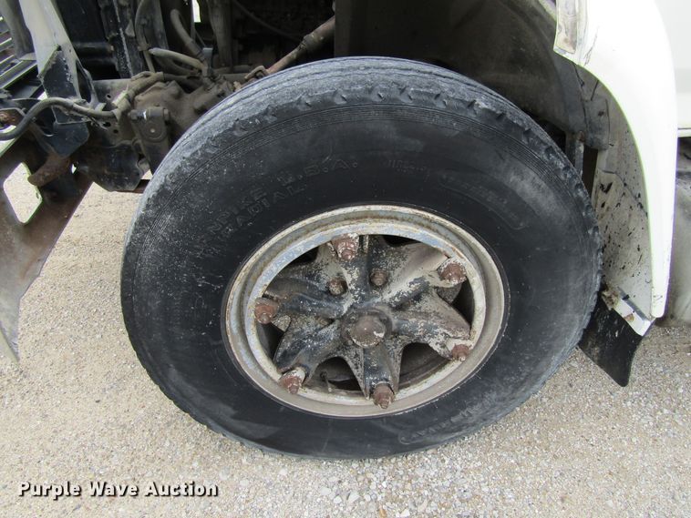 image for item EV9274 1995 Ford F800  flatbed truck