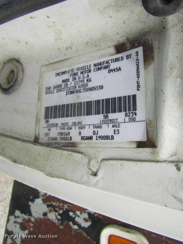 image for item EV9274 1995 Ford F800  flatbed truck