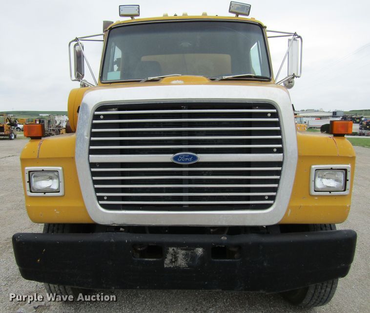 image for item EV9275 1988 Ford LN8000  water truck