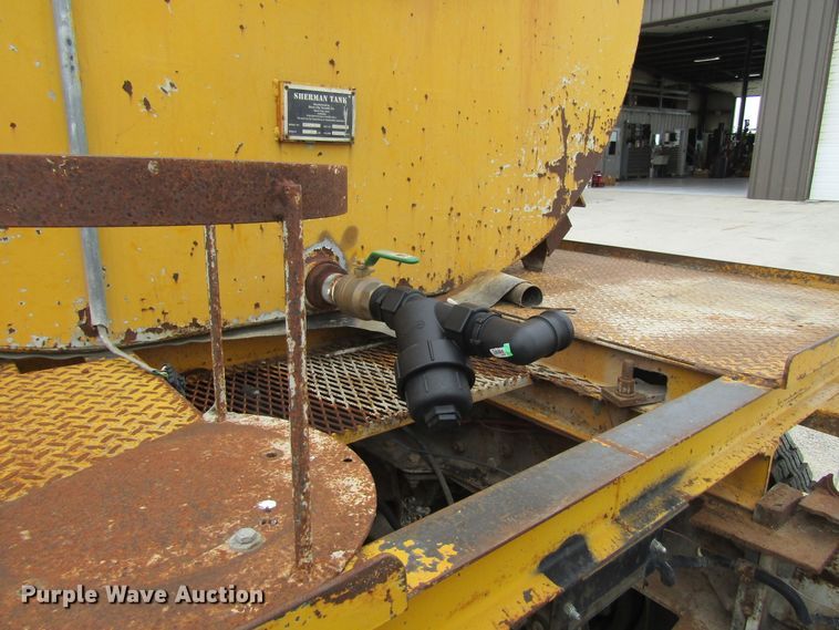 image for item EV9275 1988 Ford LN8000  water truck