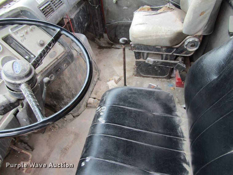 image for item EV9275 1988 Ford LN8000  water truck