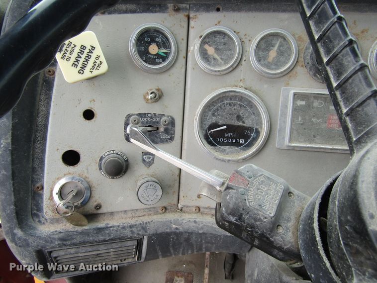 image for item EV9275 1988 Ford LN8000  water truck