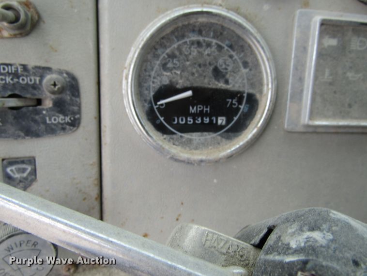 image for item EV9275 1988 Ford LN8000  water truck