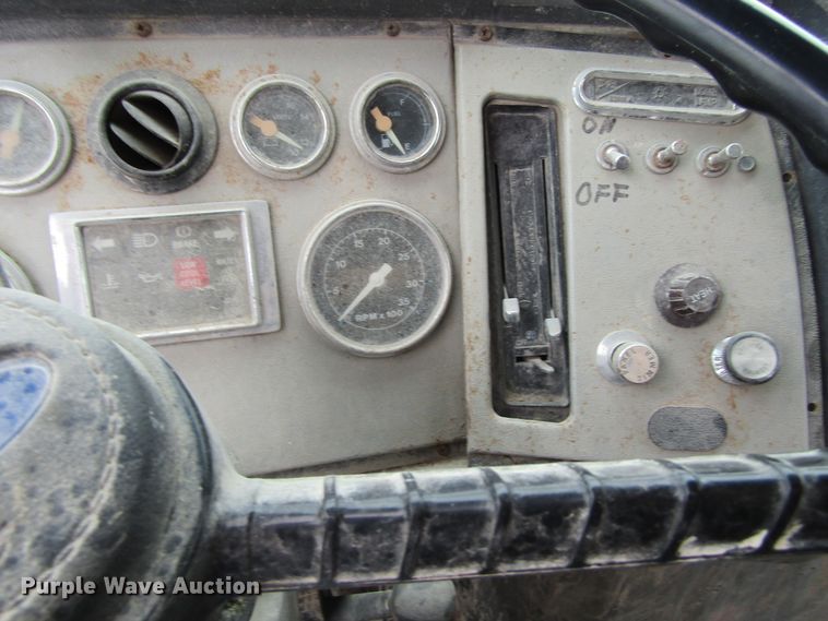 image for item EV9275 1988 Ford LN8000  water truck