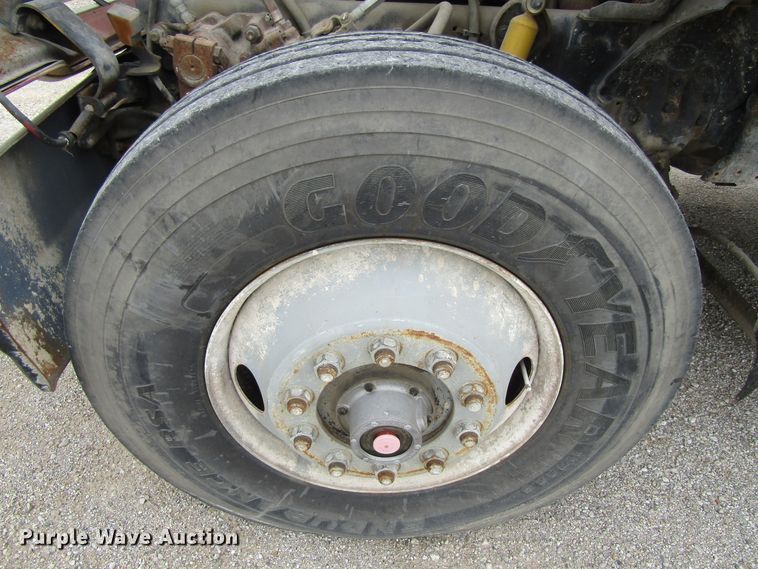 image for item EV9275 1988 Ford LN8000  water truck